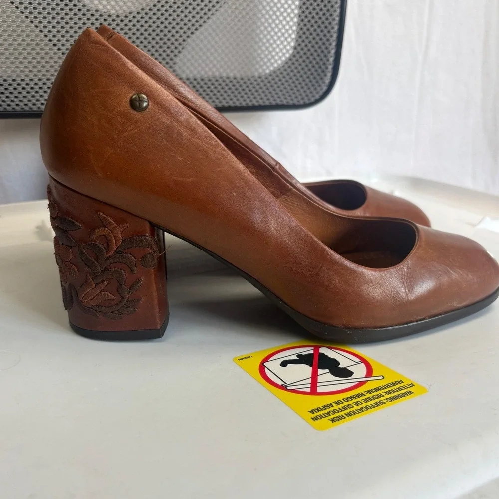 Pikolinos Pumps Womens 8.5 Brown Leather Embroidered Floral Block Heel Round Toe
